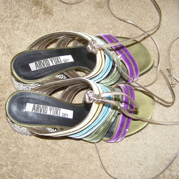 size 39 Arvid Yuki Shy Colorful Jewel Tones Velvet and Leather Block Heel Sandal - Picture 11 of 16